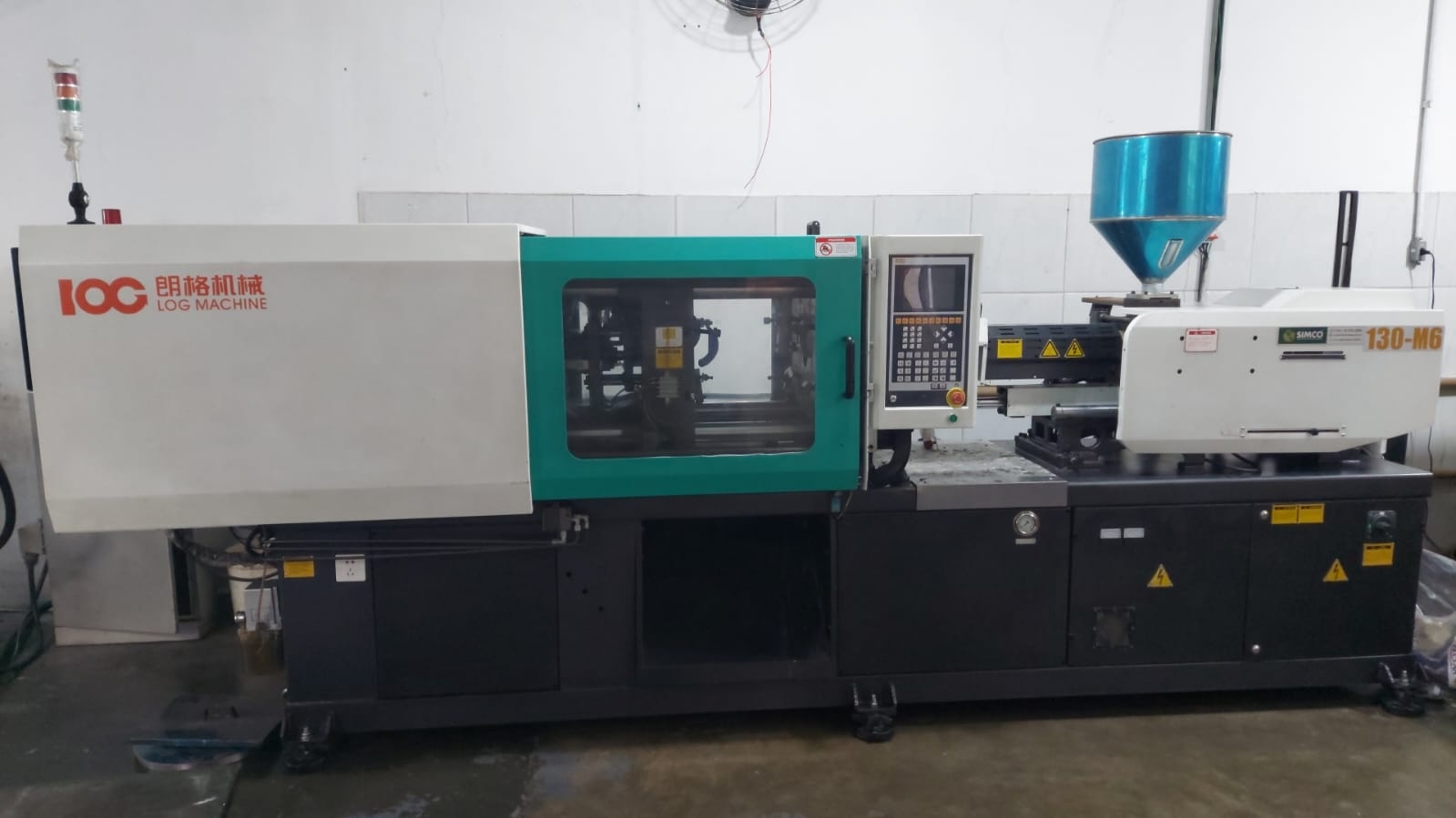Injetora de Plástico LOG MACHINE - 2018 - 130T